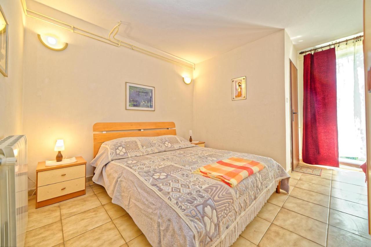 Guest House Jolanda Medulin Exterior photo